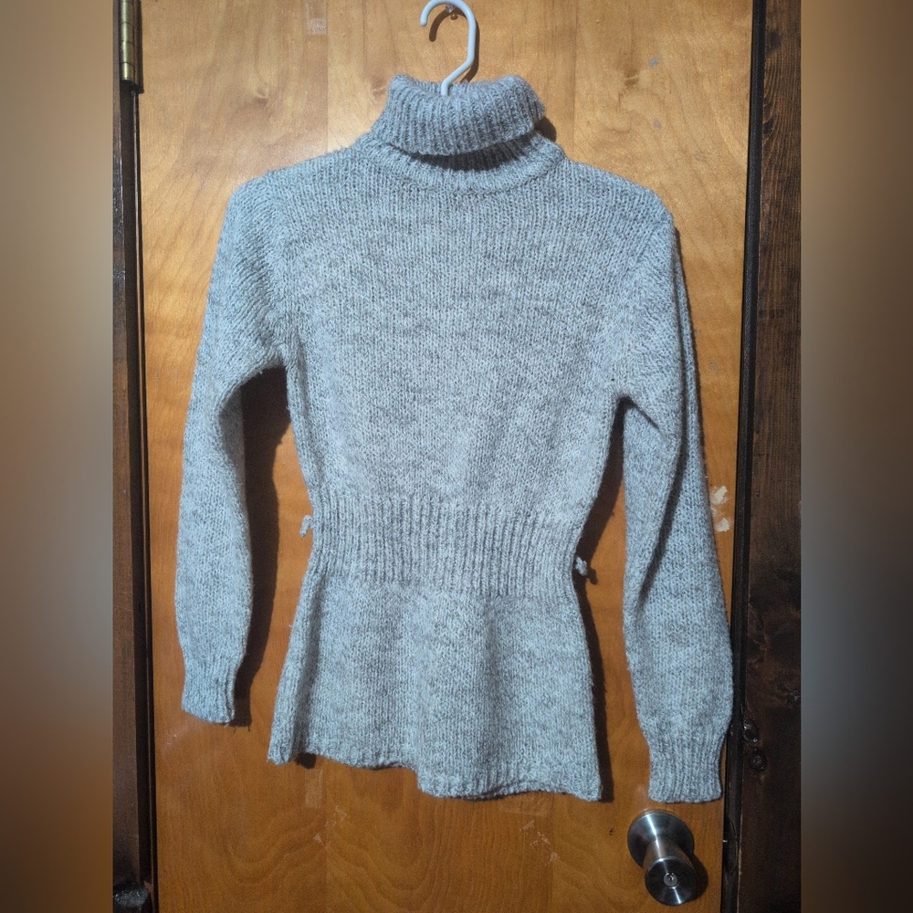 Lilly Of California Woman's Small Vintage Turtleneck Sweater